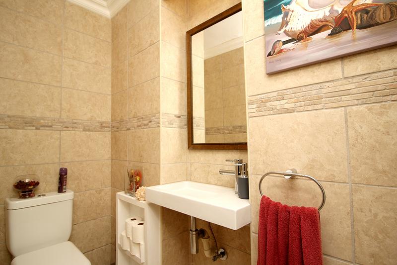 5 Bedroom Property for Sale in Village On Sea Western Cape